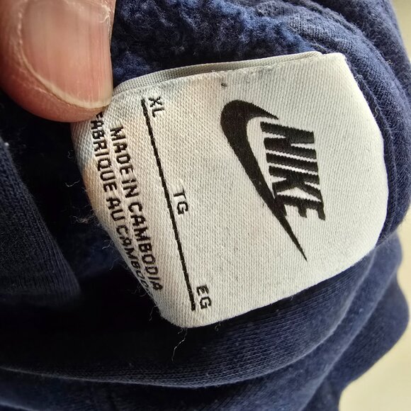 Nike Boys Hoodie XL Navy Blue Pullover Sweatshirt Youth Sportswear Club Fleece - Picture 7 of 9